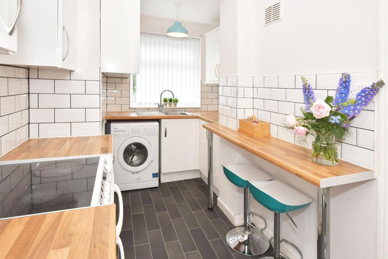 Wistaston House By Yourstays 5 Double Bedrooms And 2 Bathrooms, Great For Groups! Book Now! Крю Екстериор снимка