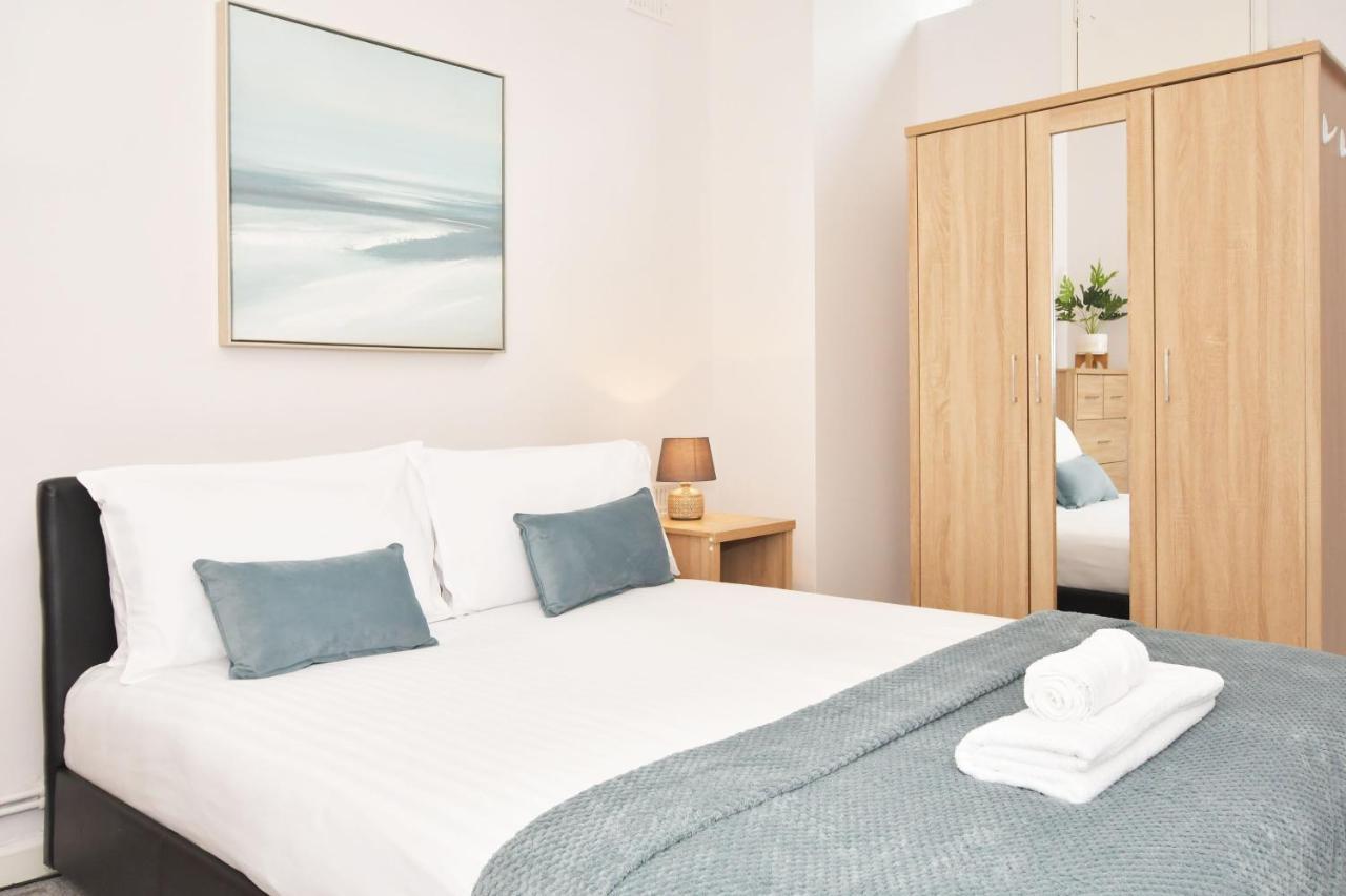 Wistaston House By Yourstays 5 Double Bedrooms And 2 Bathrooms, Great For Groups! Book Now! Крю Екстериор снимка